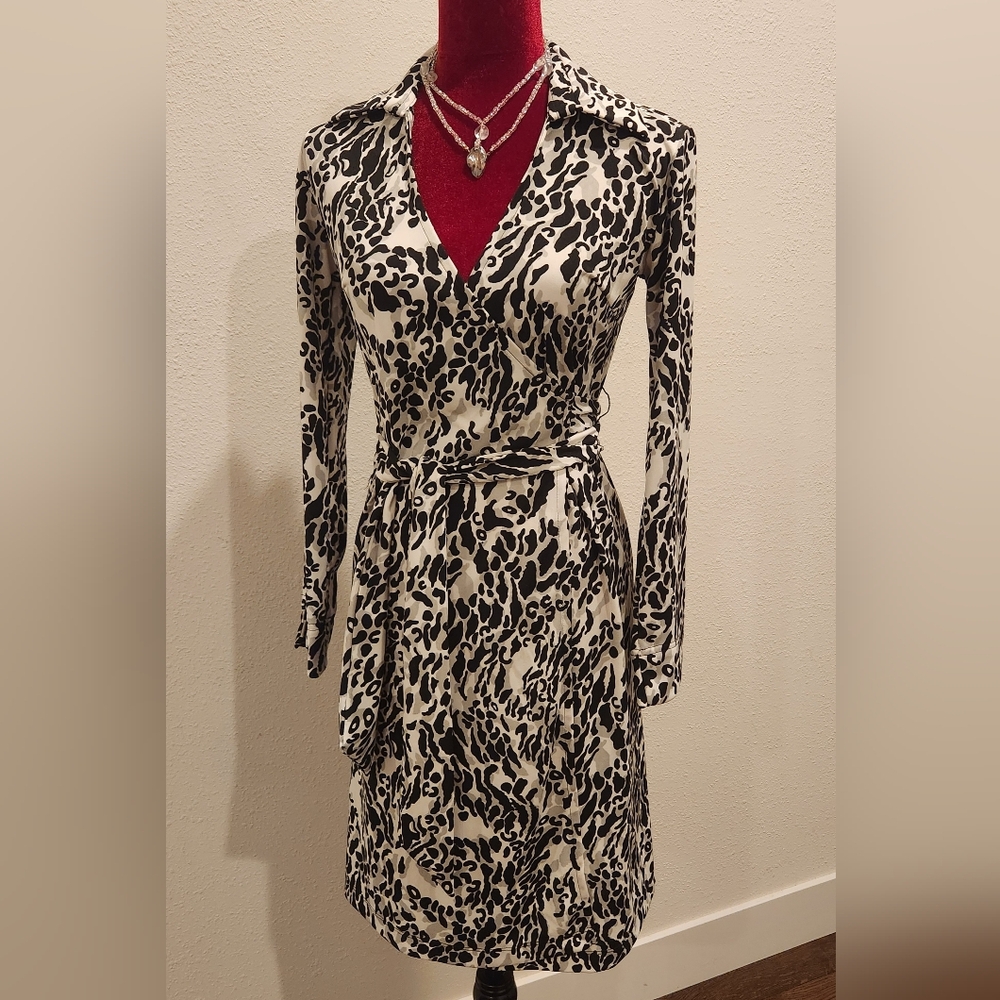 Express Monochrome Animal Print Long Sleeve Dress